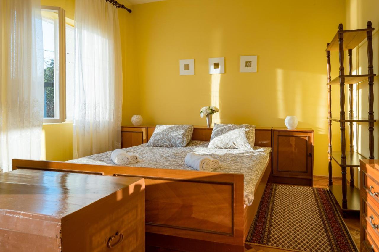 Holiday Home Nives Tivat Exterior foto