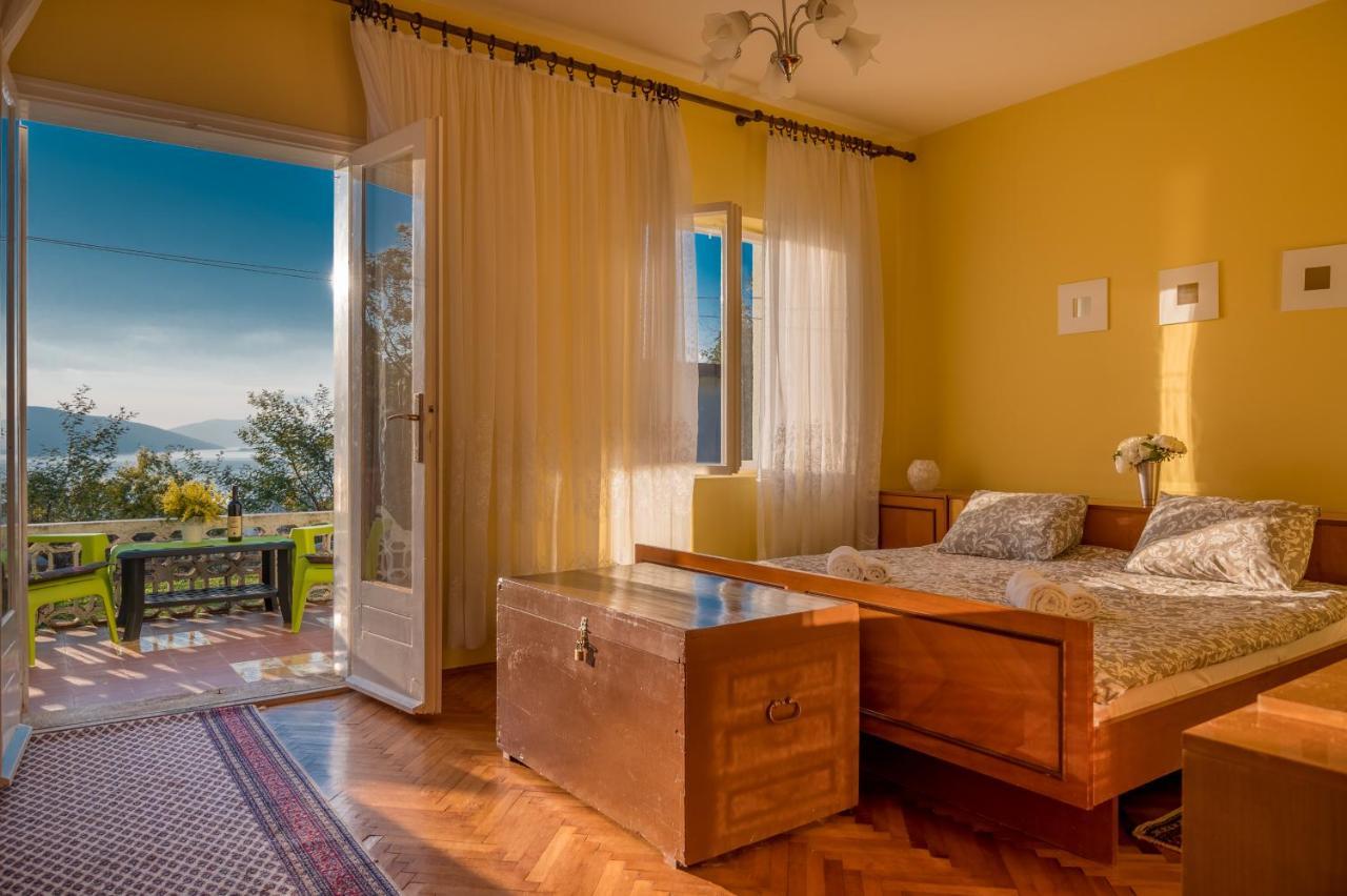 Holiday Home Nives Tivat Exterior foto