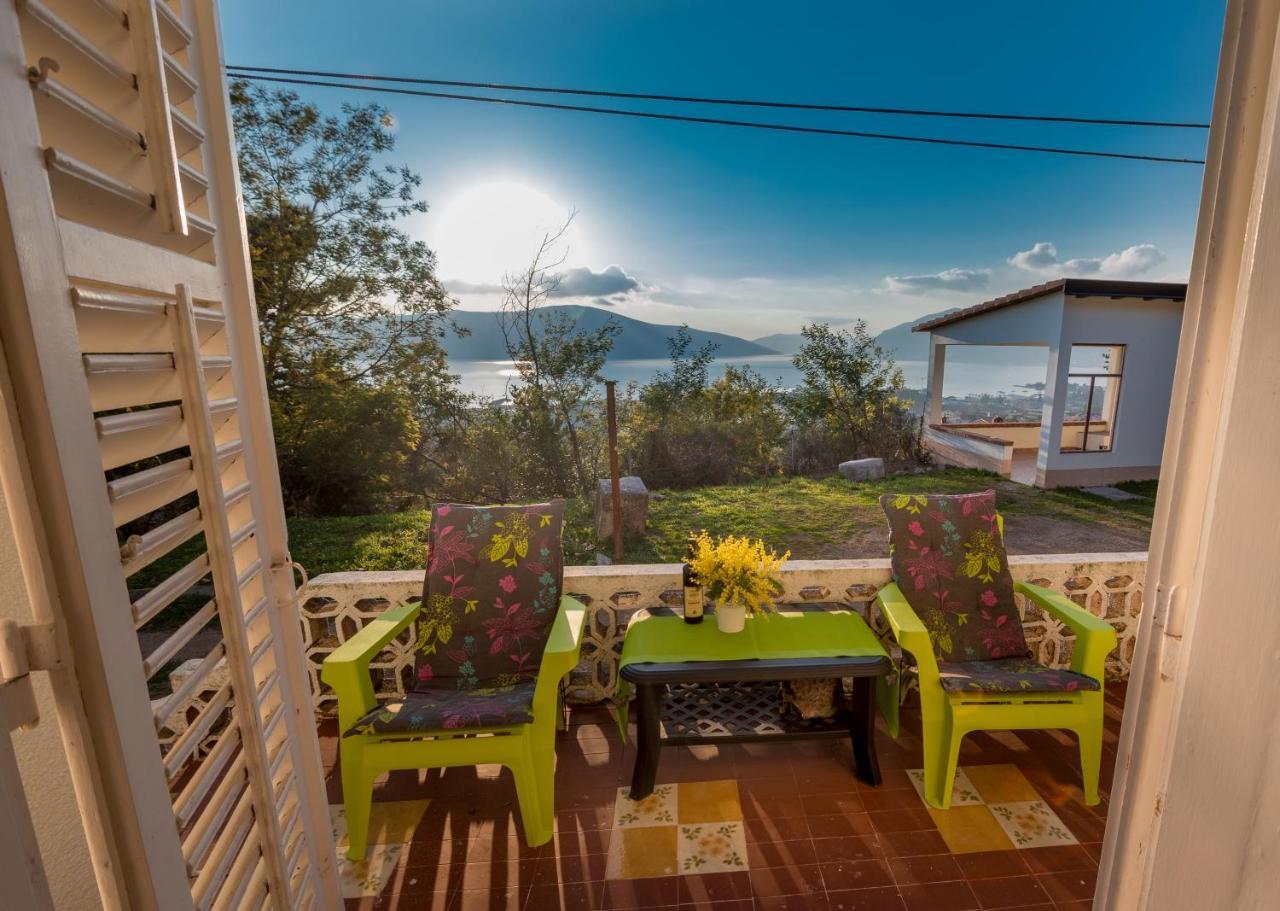 Holiday Home Nives Tivat Exterior foto