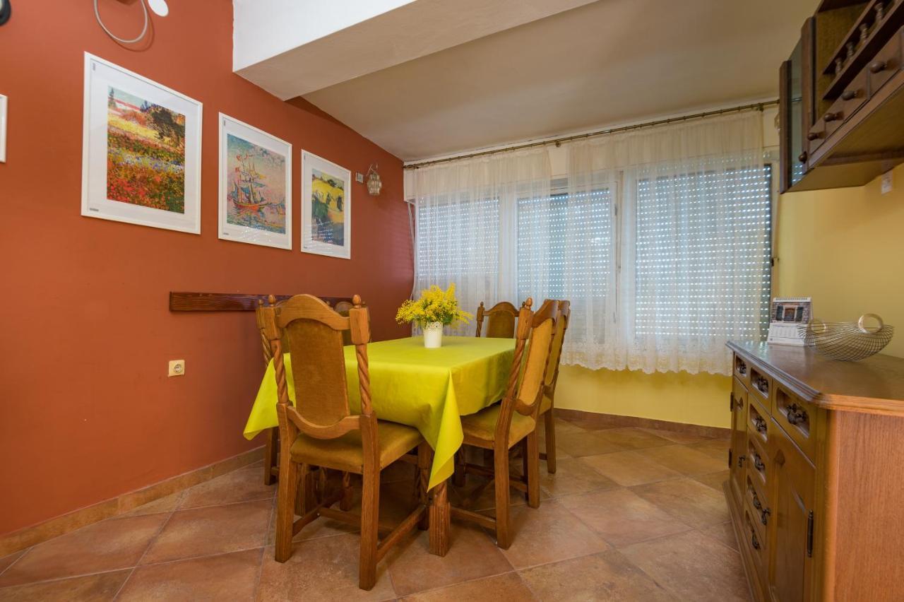 Holiday Home Nives Tivat Exterior foto
