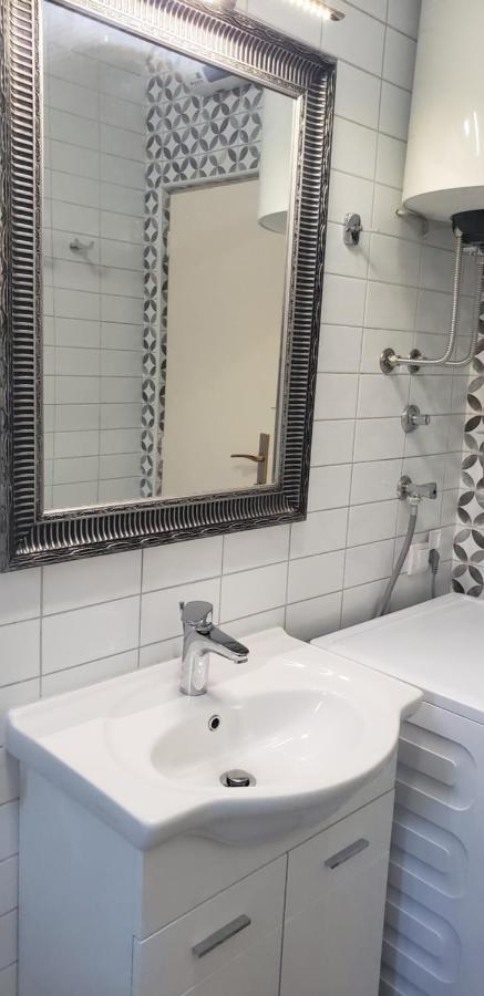 Holiday Home Nives Tivat Exterior foto